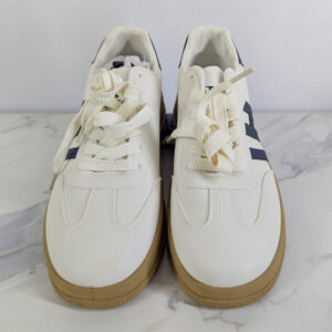 "Corolla Samba" sneakers.